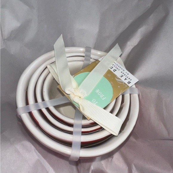 NWT Rae Dunn pink and red peppermint christmas measuring cups - Picture 2 of 2